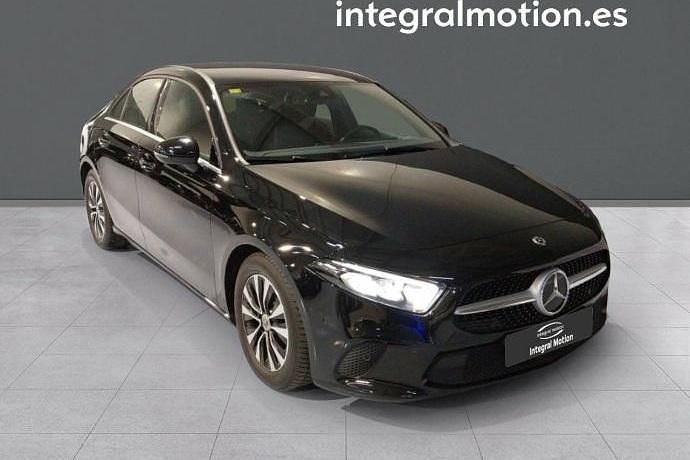 Usado Mercedes A180 115 CV (84 kW) 2020 Berlina