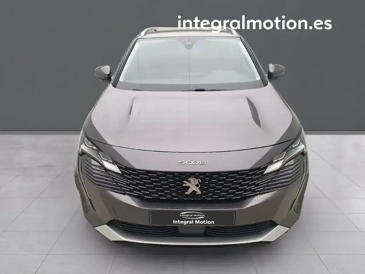 Usado Peugeot 5008 Allure 130 CV (95 kW) 2021 Gris SUV