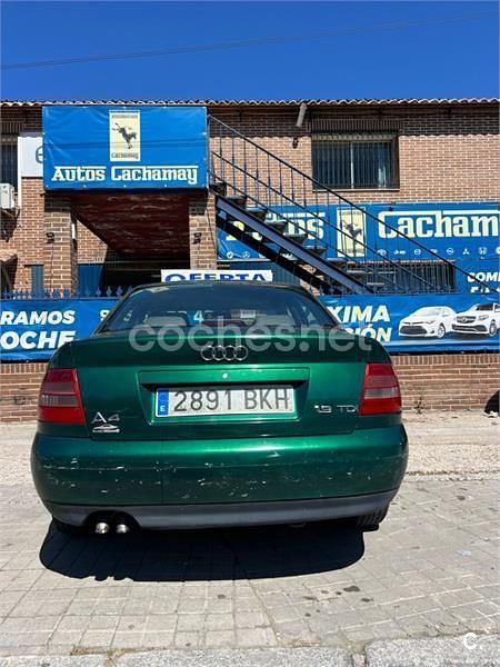 Usado Audi A4 130 CV (95 kW) 2002 Verde Berlina