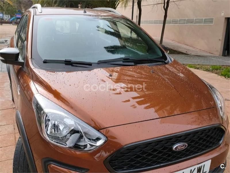 Begagnad Ford Ka Plus Ultimate 85 HK (62 kW) 2019 Brun Halvkombi