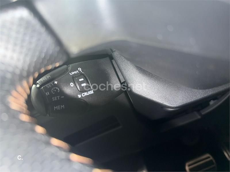 Usado Peugeot 3008 GT 180 CV (132 kW) 2018 Gris / plata SUV