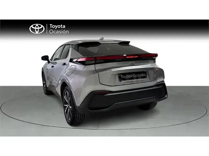 Usado Toyota C-HR Advance 140 CV (102 kW) 2024 Gris / plata SUV