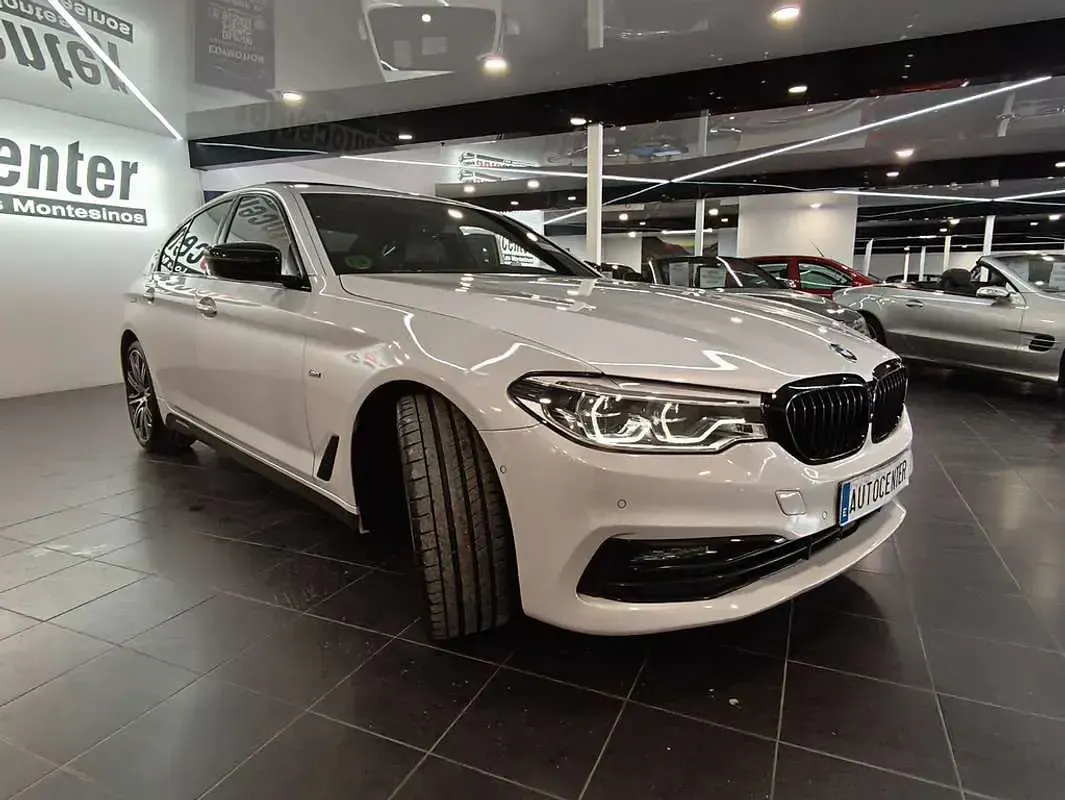 Usado BMW 330 Comfort Edition 258 CV (189 kW) 2017 Blanco Berlina
