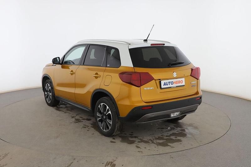 Usado Suzuki Vitara Comfort 116 CV (85 kW) 2022 Amarillo SUV