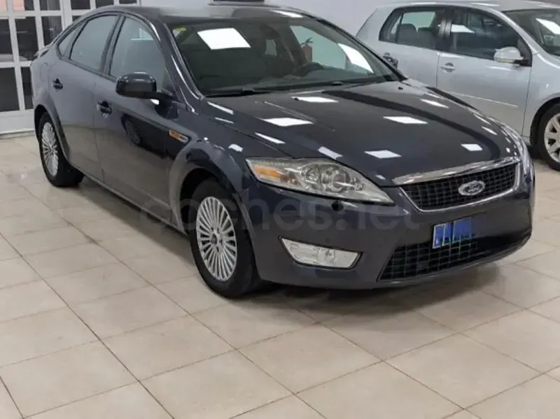 Usado Ford Mondeo Trend 140 CV (102 kW) 2007 Gris / plata Berlina