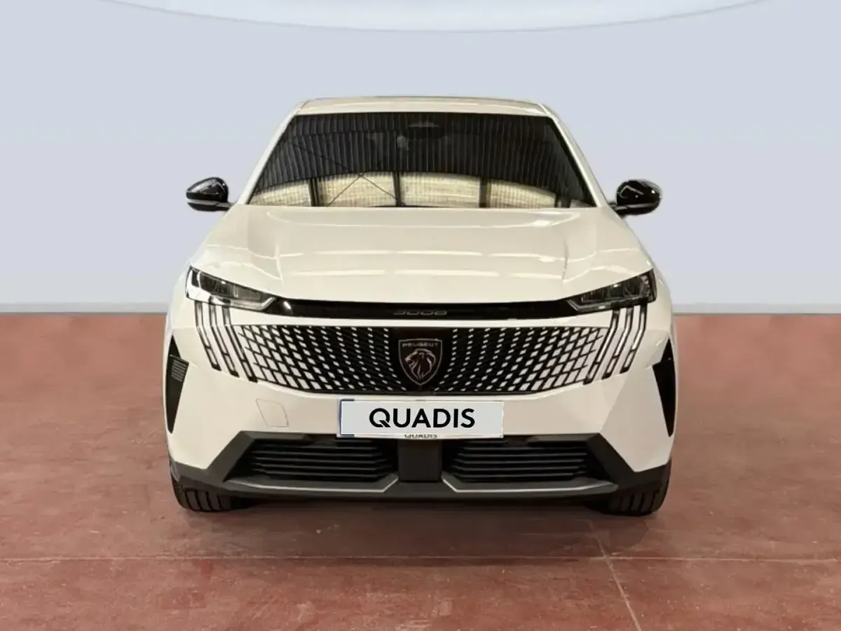 Usado Peugeot 3008 Allure 136 CV (100 kW) 2025 Blanco SUV