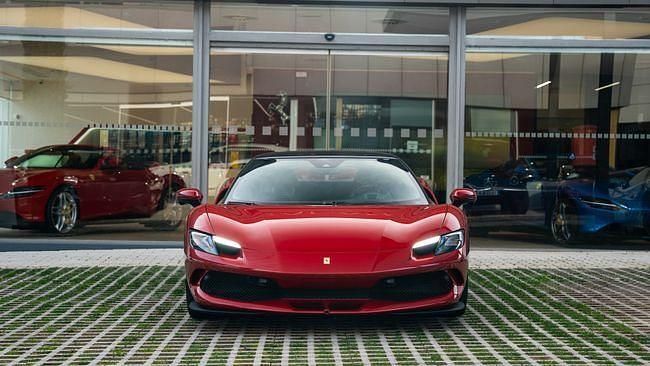 Usado Ferrari 296 840 CV (617 kW) 2022 Rojo Coupe