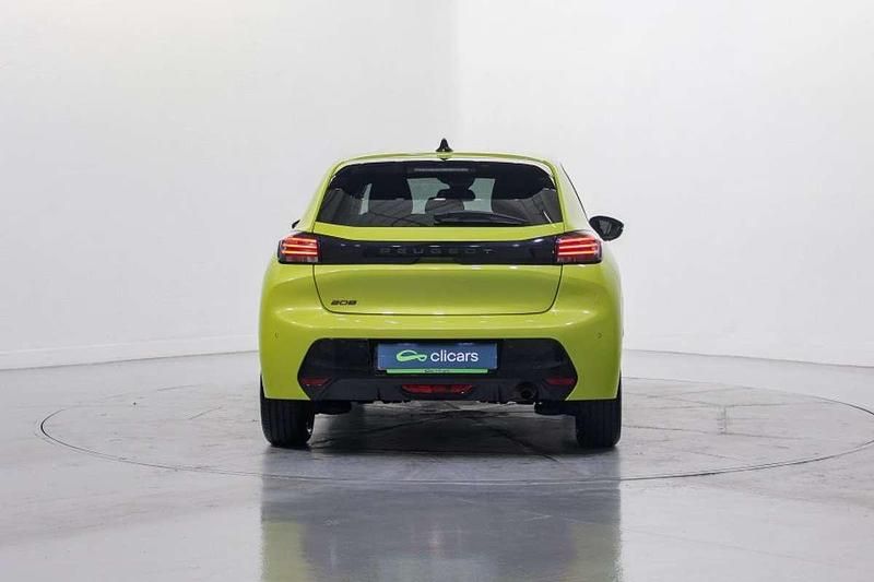 Usado Peugeot 208 Allure 102 CV (75 kW) 2024 Amarillo Utilitario