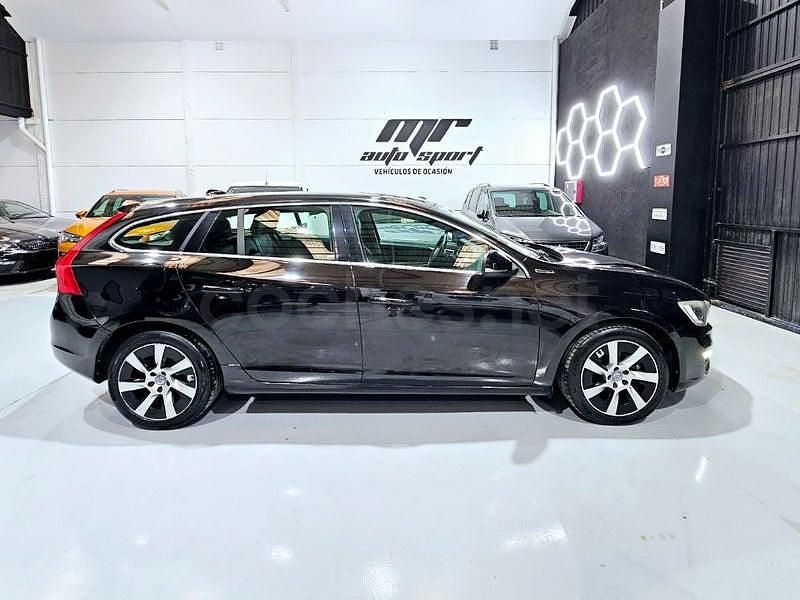 Usado Volvo V60 Summum 231 CV (169 kW) 2016 Negro Familiar