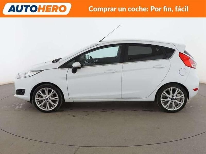 Usado Ford Fiesta Titanium 101 CV (74 kW) 2015 Blanco Utilitario