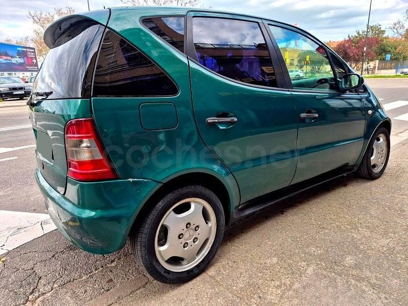 Usado Mercedes A160 Elegance 102 CV (75 kW) 1998 Verde Monovolumen