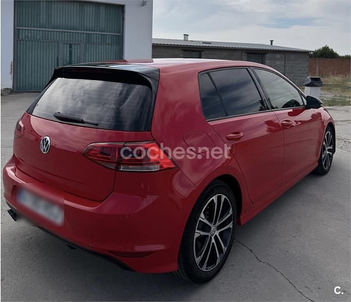 Usado VW Golf VII Sportline 150 CV (110 kW) 2013 Rojo Familiar