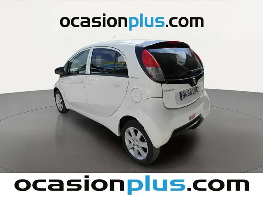 Usado Peugeot iON 49 kW (67 CV) 2020 Blanco Utilitario