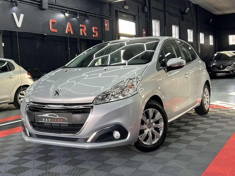 Plateado Usado 2016 Peugeot 208 Style Utilitario | 7490 € (Buen precio) - Imagen 1/4
