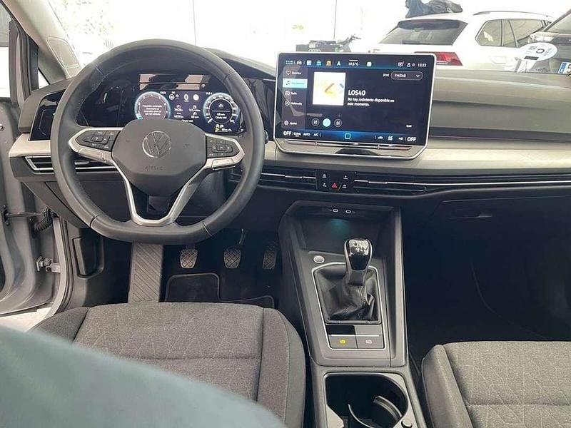 Usado VW Golf VIII 116 CV (85 kW) 2025 Gris Utilitario