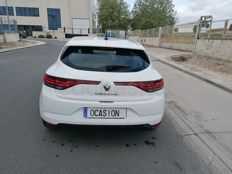 Usado Renault Mégane II Equilibre 115 CV (84 kW) 2023 Blanco Berlina