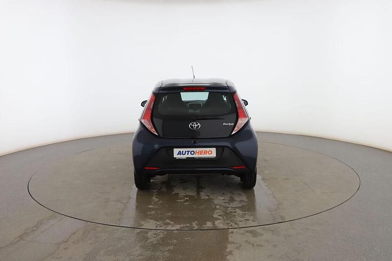 Usado Toyota Aygo X-cite 70 CV (51 kW) 2015 Negro Utilitario