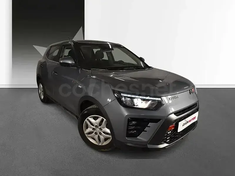 Usado KGM Tivoli 135 CV (99 kW) 2024 Gris / plata SUV