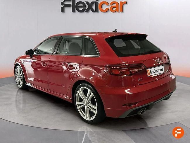 Usado Audi A3 S-Line 116 CV (85 kW) 2019 Rojo Berlina