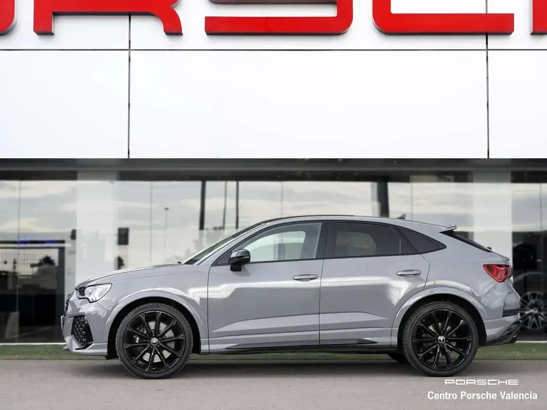 Usado Audi RS Q3 Sportback Ambiente 400 CV (294 kW) 2023 Gris SUV