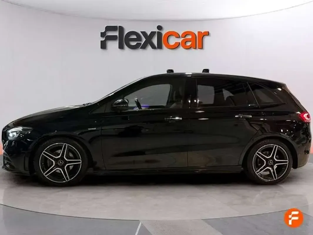Usado Mercedes B200 150 CV (110 kW) 2021 Negro Utilitario