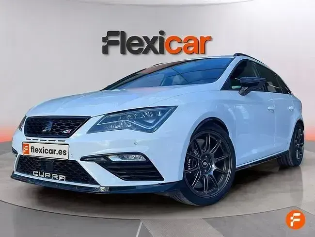 Usado Seat Leon 4Drive 300 CV (220 kW) 2018 Blanco Familiar