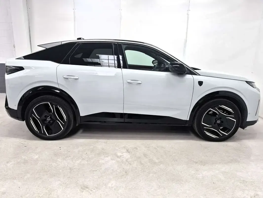 Usado Peugeot e-3008 GTi 156 kW (213 CV) 2024 Blanco SUV