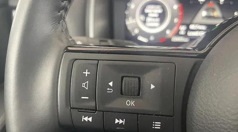 Usado Nissan Qashqai N-Connecta 140 CV (102 kW) 2024 Skyline grey (metalizado) SUV