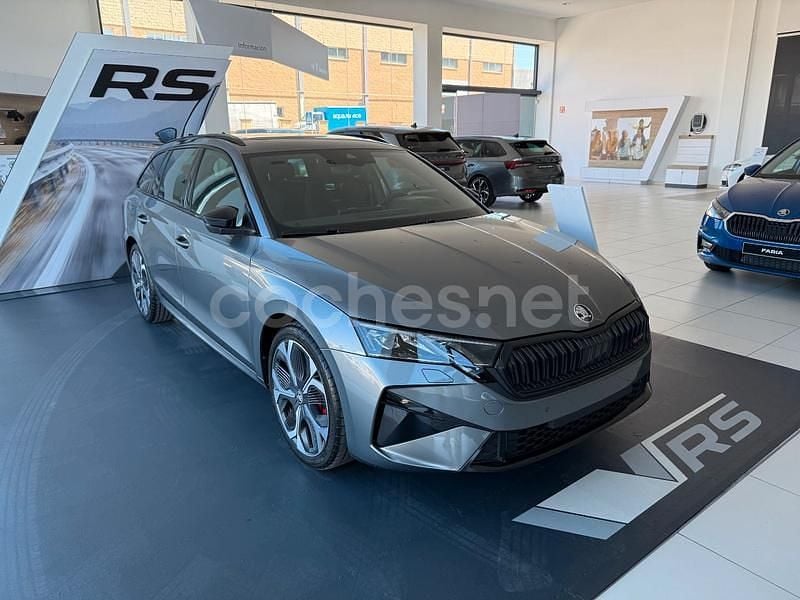 Usado Skoda Octavia RS 265 CV (194 kW) 2025 Gris / plata Familiar
