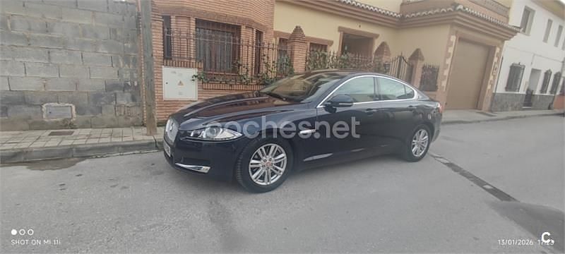 Usado Jaguar XF Luxury 190 CV (139 kW) 2014 Azul Berlina