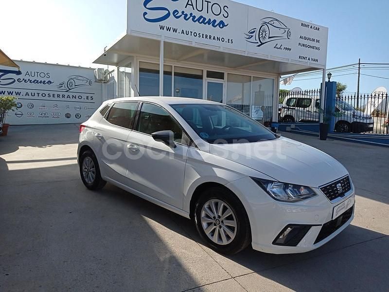 Gris / plata Usado 2021 Seat Ibiza XCELLENCE Berlina | 17.350 € (Un poco caro) - Imagen 1/4