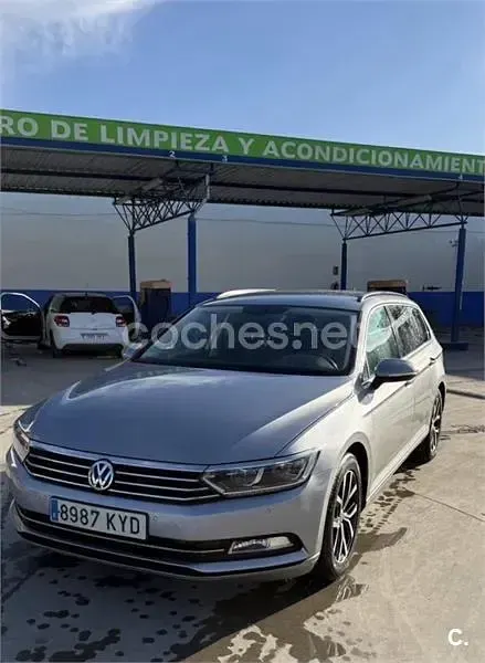 Usado VW Passat Sportline 150 CV (110 kW) 2019 Gris / plata Familiar