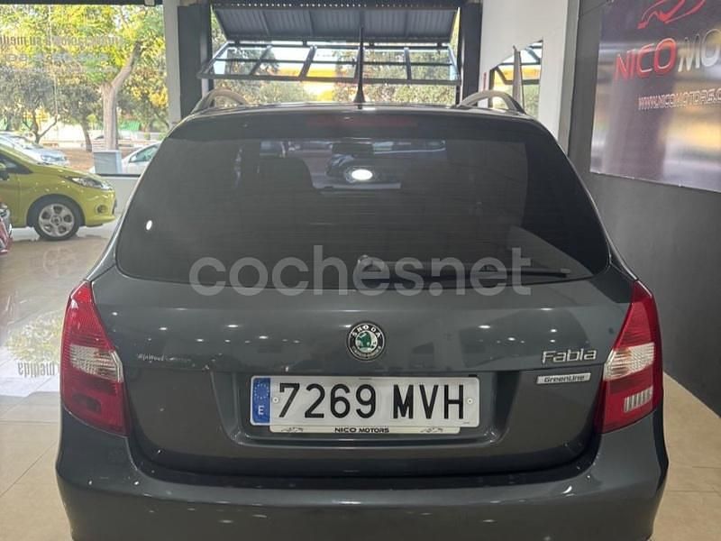 Usado Skoda Fabia GreenLine 75 CV (55 kW) 2012 Gris / plata Utilitario