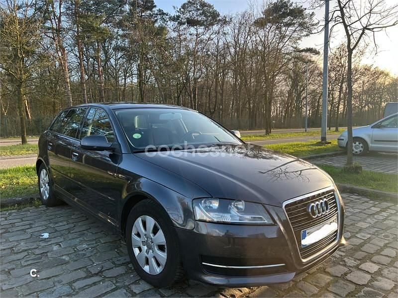 Usado Audi A3 Attraction 105 HP (77 kW) 2011 Castanho Citadino