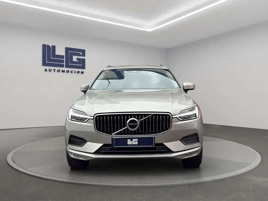 Usado Volvo XC60 Momentum 190 CV (139 kW) 2020 Beige SUV