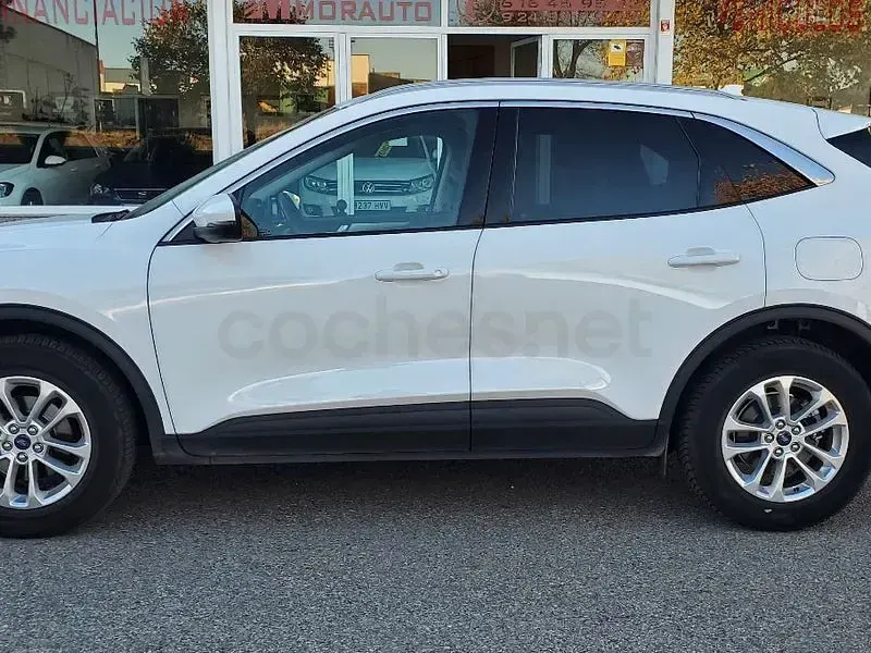 Usado Ford Kuga ST-Line 150 CV (110 kW) 2021 Blanco SUV