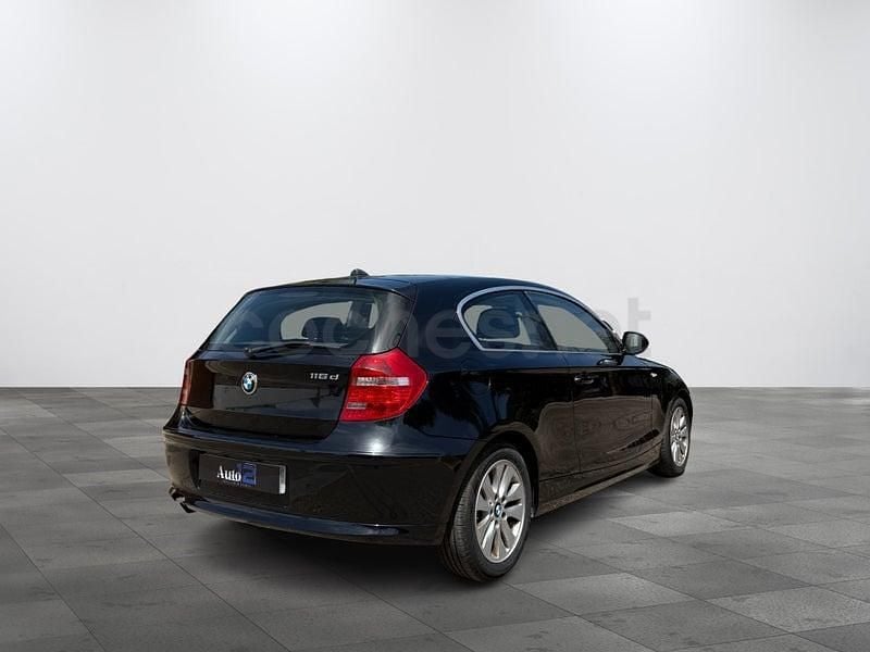 Usado BMW 116 115 CV (84 kW) 2010 Negro Utilitario