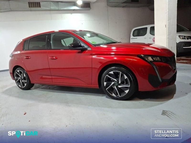 Usado Peugeot 308 Allure 130 CV (95 kW) 2022 Rojo