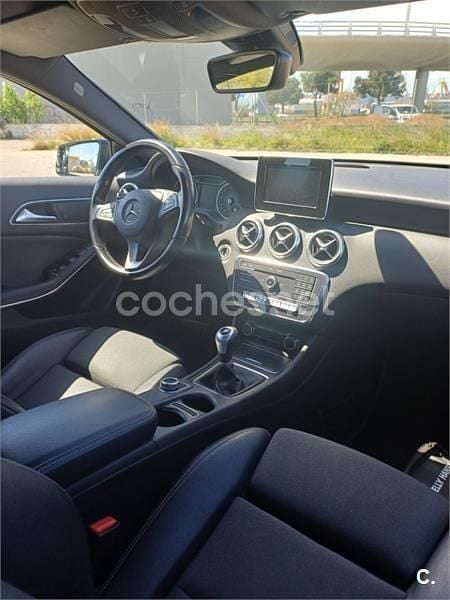Usado Mercedes A180 AMG line 122 CV (89 kW) 2017 Negro Berlina
