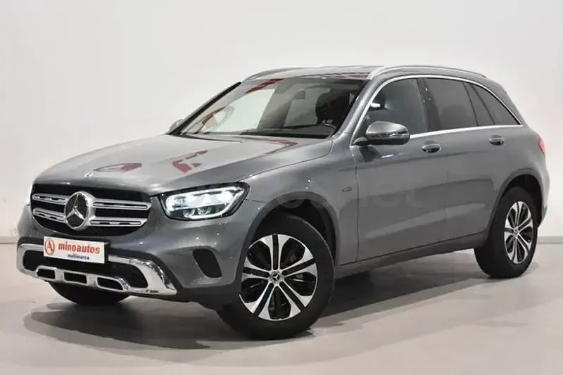 Usado Mercedes GLC300e 320 CV (235 kW) 2020 Gris / plata SUV