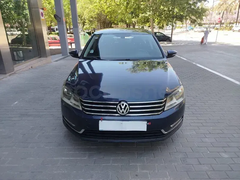 Usado VW Passat Edition 105 CV (77 kW) 2013 Azul Berlina