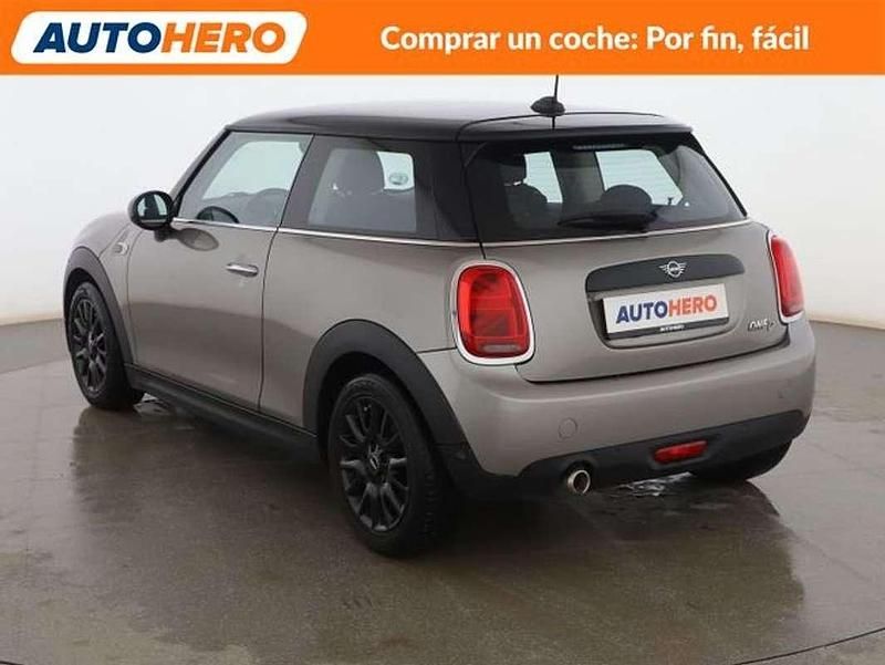 Usado Mini Cooper 95 CV (69 kW) 2019 Gris Utilitario