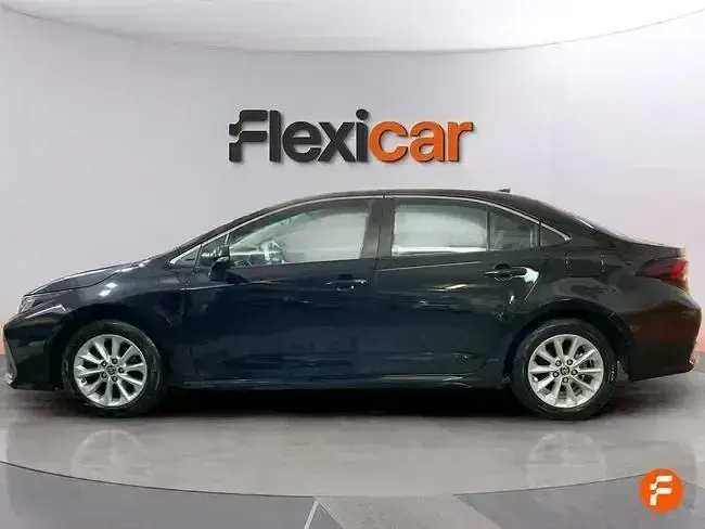 Usado Toyota Corolla Active 125 CV (91 kW) 2023 Negro Berlina