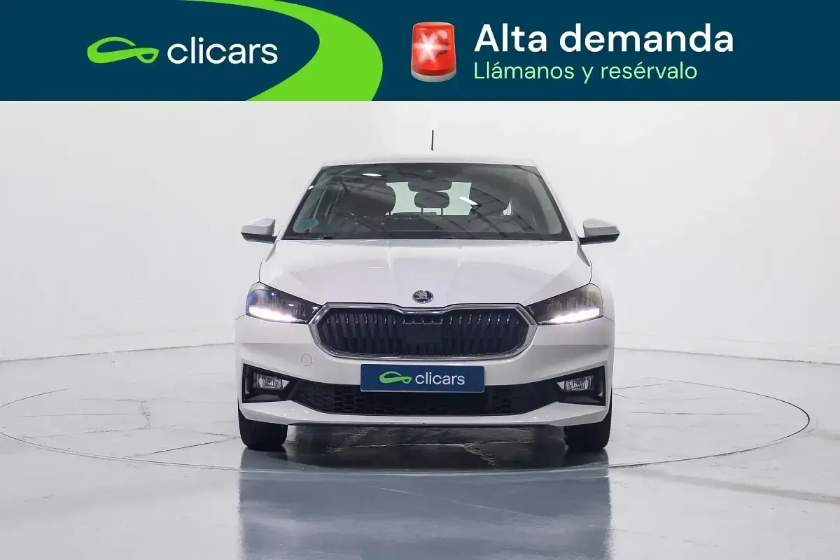 Usado Skoda Fabia Ambition 95 CV (69 kW) 2023 Blanco Utilitario