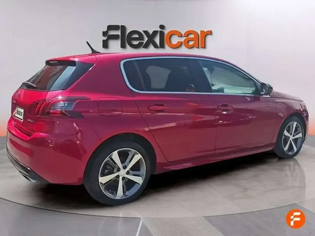 Usado Peugeot 308 GT-line 131 CV (96 kW) 2019 Rojo Utilitario