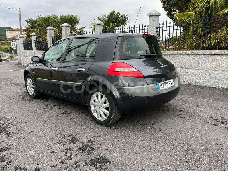 Usado Renault Mégane II 105 CV (77 kW) 2007 Gris / plata Berlina