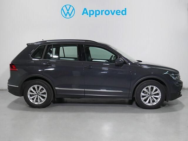 Usado VW Tiguan 122 CV (89 kW) 2022 Gris / plata SUV