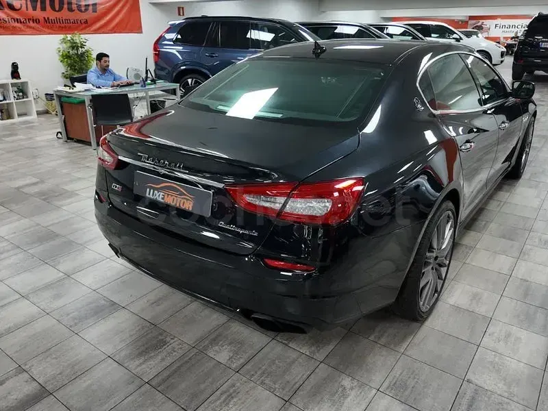 Usado Maserati Quattroporte 530 CV (389 kW) 2014 Negro Berlina