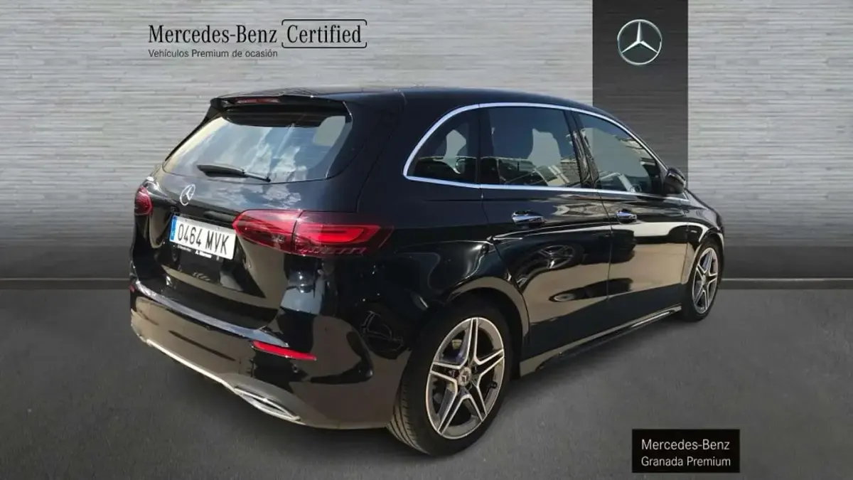 Usado Mercedes B200 150 CV (110 kW) 2024 Negro Utilitario