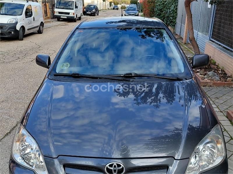 Usado Toyota Corolla Sol 116 CV (85 kW) 2007 Gris / plata Berlina